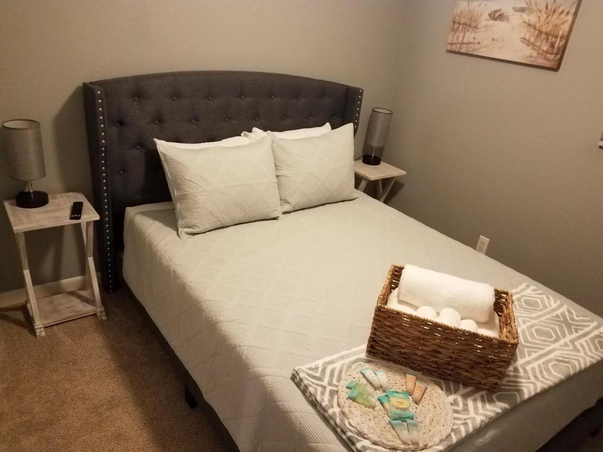 Cozy 3 Bed 2.5 Bath Located Near Busch Gardens Lejlighed Tampa Eksteriør billede