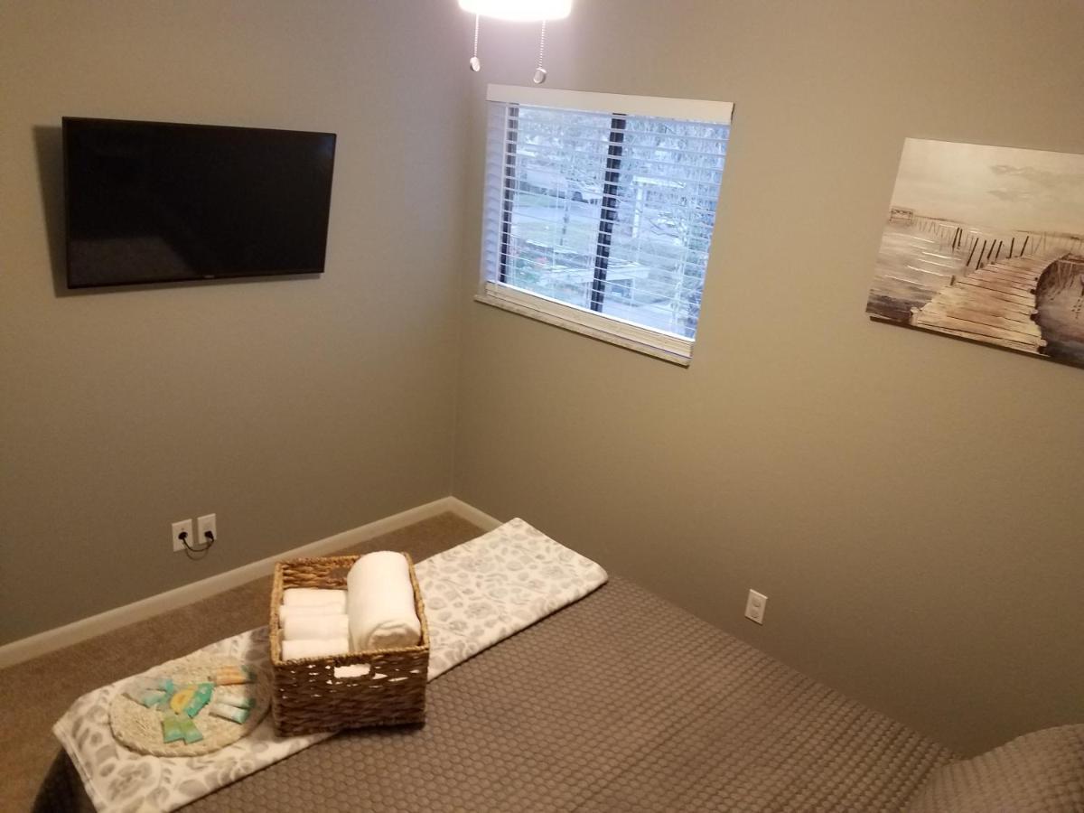 Cozy 3 Bed 2.5 Bath Located Near Busch Gardens Lejlighed Tampa Eksteriør billede